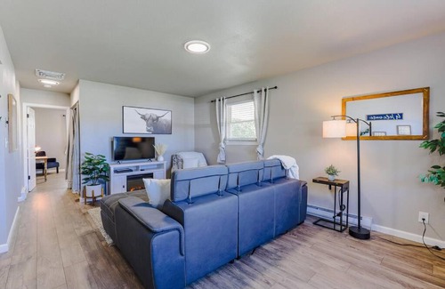 Montrose House | The Pathside Cottage