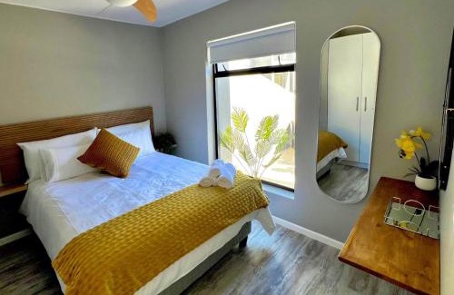 Mykonos Apartment | The Patio, 31 Millennial Arch
