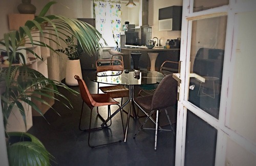 Carcassonne Apartment | "The patio Maria" At the foot of the city, apartment with interior patio.