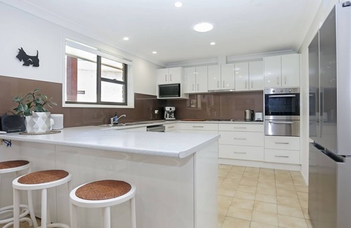 Hawks Nest House | The Pawsome Getaway - Pet Friendly