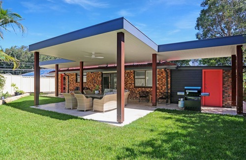 Hawks Nest House | The Pawsome Getaway - Pet Friendly