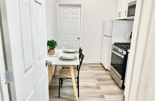 Ontario Apartment | The Peaceful Escape in the Heart of the City