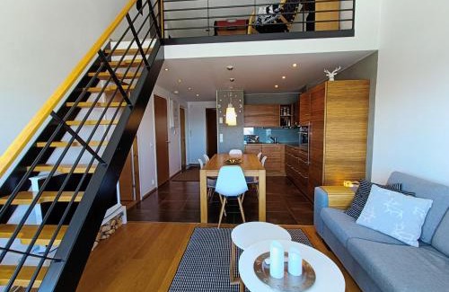 Syote Apartment | The Peak House