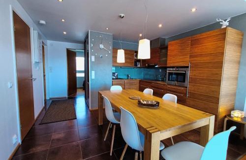 Syote Apartment | The Peak House