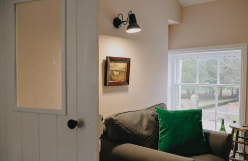 Hawarden House | The Pedlars Flat