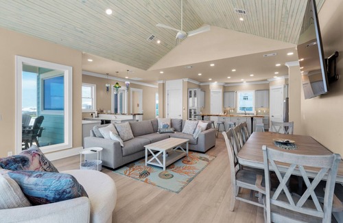 Navarre Beach House | The Pelican Dive | 🏖️ Beachfront Luxury + Pets Welcome + Epic Sunsets