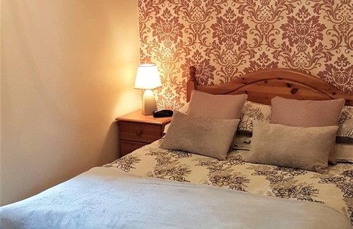 Tacolneston Bed & Breakfast | The Pelican Guesthouse