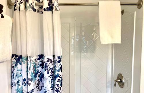 Key Largo Hotel | The Pelican Key Largo Cottages