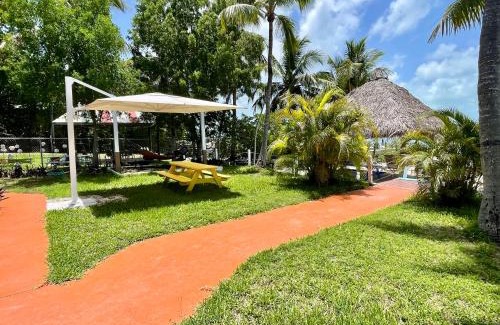 Key Largo Hotel | The Pelican Key Largo Cottages