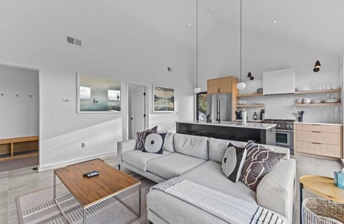 Stowe Hollow House | The Penelope: New, Modern Home w/Breathtaking View