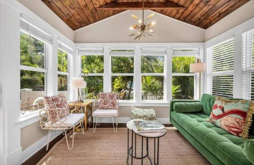 Flamingo Parks Villa | The Penn House + Guest House & Saltwater Pool Flam