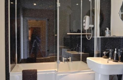 Troon Apartment | The Penthouse- The Kingsley Collection