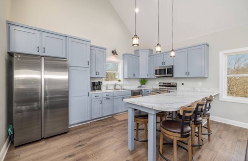 Littleton House | The Perch at Lake Gaston | Spectacular Views & Location