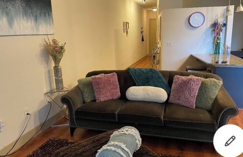 Piedmont Heights Apartment | The Perfect Buckhead suite! one bedroom In the heart of the city!