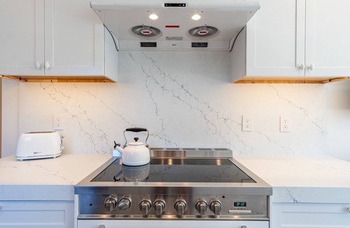 Northwest Carmel House | The perfect Carmel-by-the-Sea Hideaway cottage "La Cachette"