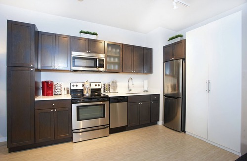Kingfield Apartment | The Perfect City Retreat@In-Unit W/D@Super Fast WiFi@Roku TVs@Keurig+Coffee