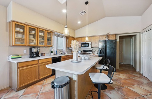 Tucson House | The Perfect Family Escape: Spacious and Cozy by RedAwning