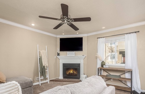 Lemoore Condo | The Perfect Getaway for 6