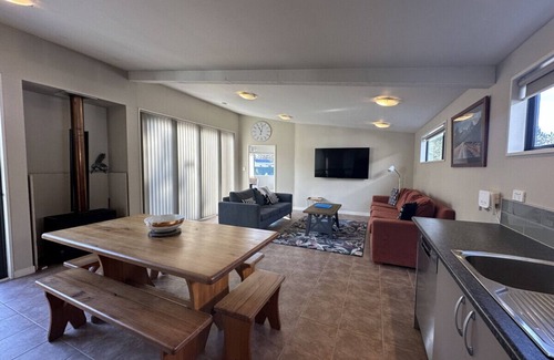 Twizel House | THE PERFECT GETAWAY - Sunny & Spacious WIFI FREE