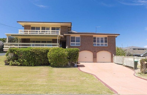 Forster House | The perfect getaway you've been waiting for. "Beach more, worry less"