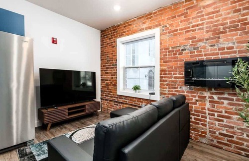 Downtown Columbus Apartment | The Perfect Pair: 2 Chic Condos in Columbus