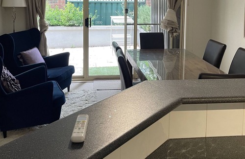 Narrabundah House | The perfect Pet safe getaway with pool