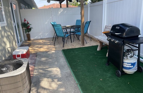 Old Grove Apartment | The perfect place very close to downtown and beaches! PETS ARE WELCOME!