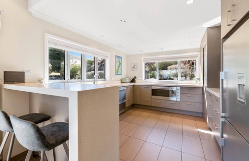 Frankton House | The perfect Queenstown destination for you and your family.