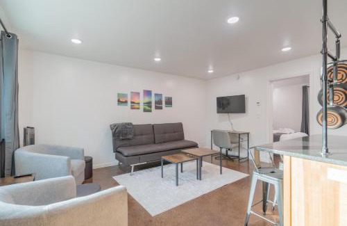 Fairbanks Apartment | The Pet Friendly Executive Northernwind Suite 1.0