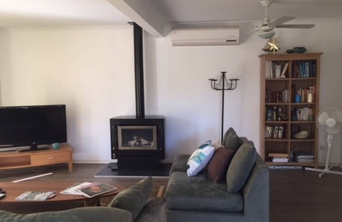 Newhaven House | The Pet Friendly Phillip Island Boathouse - Waterfront