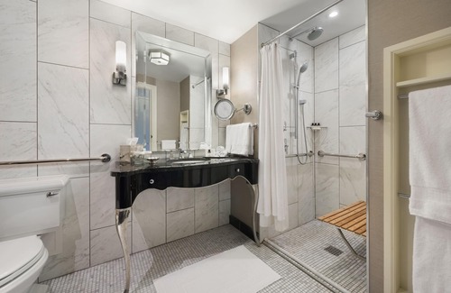 East Town Hotel | The Pfister Hotel