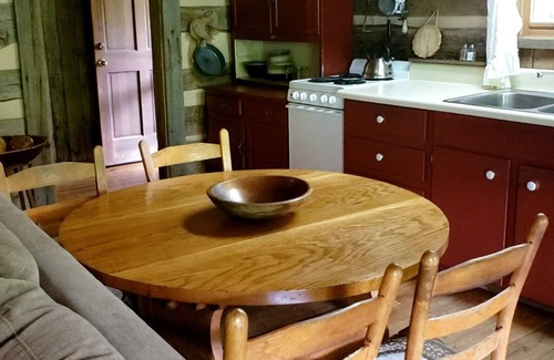 Gatlinburg - Pigeon Forge Cabin | The Phillips at Pioneer Meadow Cabins - Antique Log Cabin