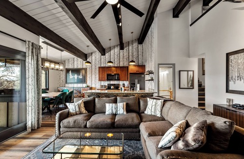 Steamboat Springs Apartment | The Phoenix Lux Slopeside Apres Ski 2 HotTubs Pool