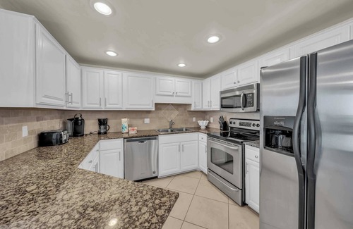 Orange Beach House | The Phoenix VIII 1004 Breezy Blues & Coastal View