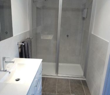 Hobart Central Business District Hostel | The Pickled Frog