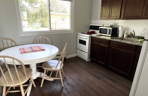 Bloomfield House | The Picton: Beautiful Couple's Getaway in PEC