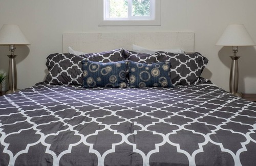 Bloomfield Cottage | The Picton-PEC Couple's Getaway