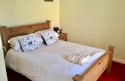 Cleggan Bed & Breakfast | The Pier Bar , Cleggan