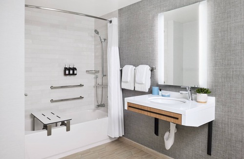 Downtown Hotel | The Pierside Santa Monica