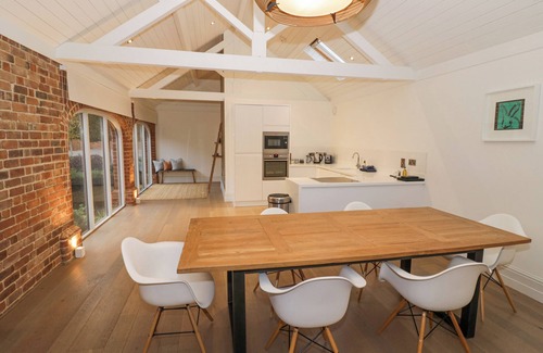 Moreton Cottage | THE PIGGERY, pet friendly, luxury holiday cottage in Welland