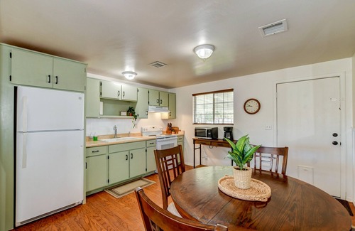 Diamond Valley Cottage | The Pine Cottage🌲Family Friendly w/VIEWS!