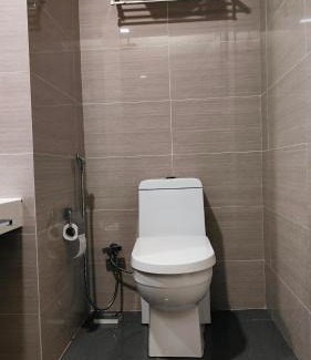 Tanjong Bidara Apartment | The Pine Hotel Family Suite Near Jonker