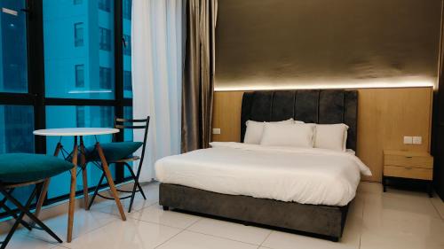 Tanjong Bidara Apartment | The Pine Hotel Family Suite Near Jonker