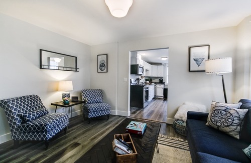 North End House | The Pine House: Unit B (near 6th Ave, UPS, UW, and Point Ruston)
