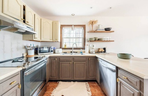 Round Top Ski Chalet | The Pine Tree Chalet: Perfect Getaway in Catskills