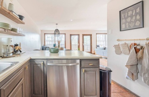 Round Top Ski Chalet | The Pine Tree Chalet: Perfect Getaway in Catskills