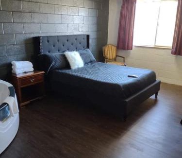 St. Maries Hotel | The Pines Motel