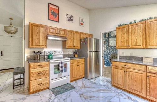 West Linn House | The Pink Door - Eclectic West Linn Gem