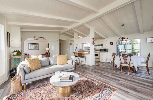 Sequim House | The Pink House - Dungeness Waterfront Home