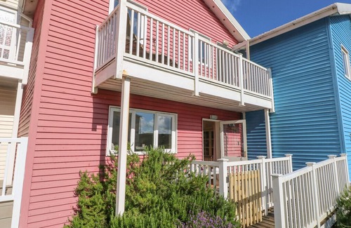 Pembroke Cottage | The Pink House, FRESHWATER EAST